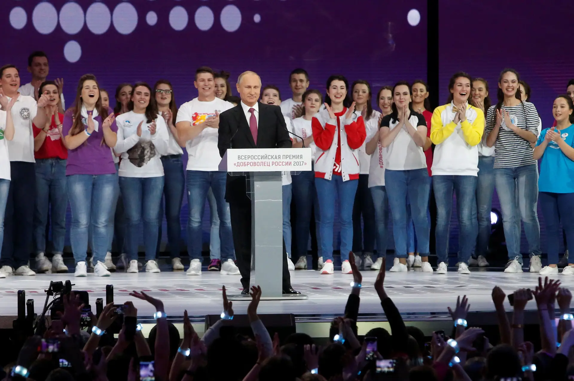 Putin anuncia que é candidato às presidenciais russas de 2018 - pela quarta vez