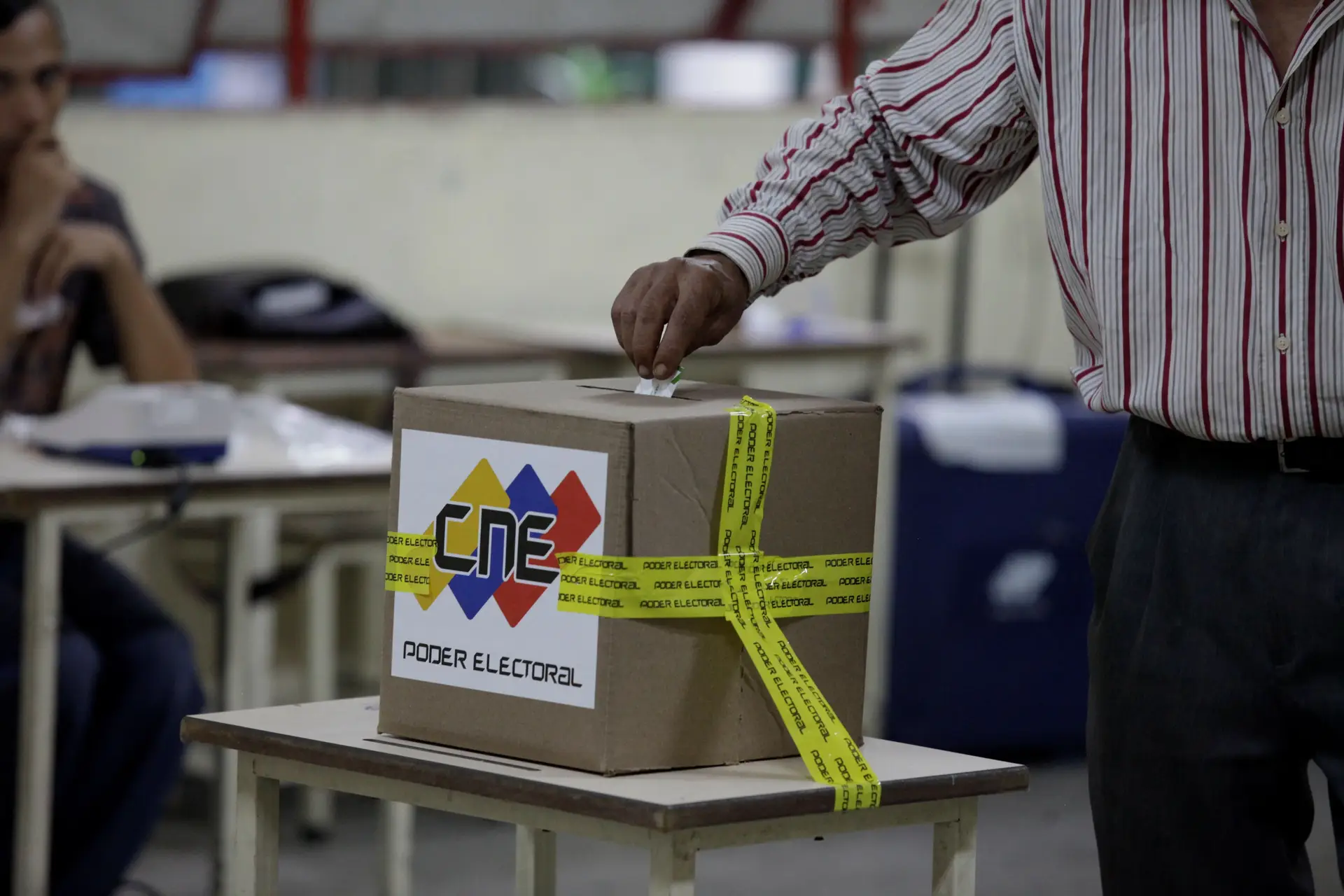 Maduro reclama vitória nas autárquicas que deixou de fora oposição