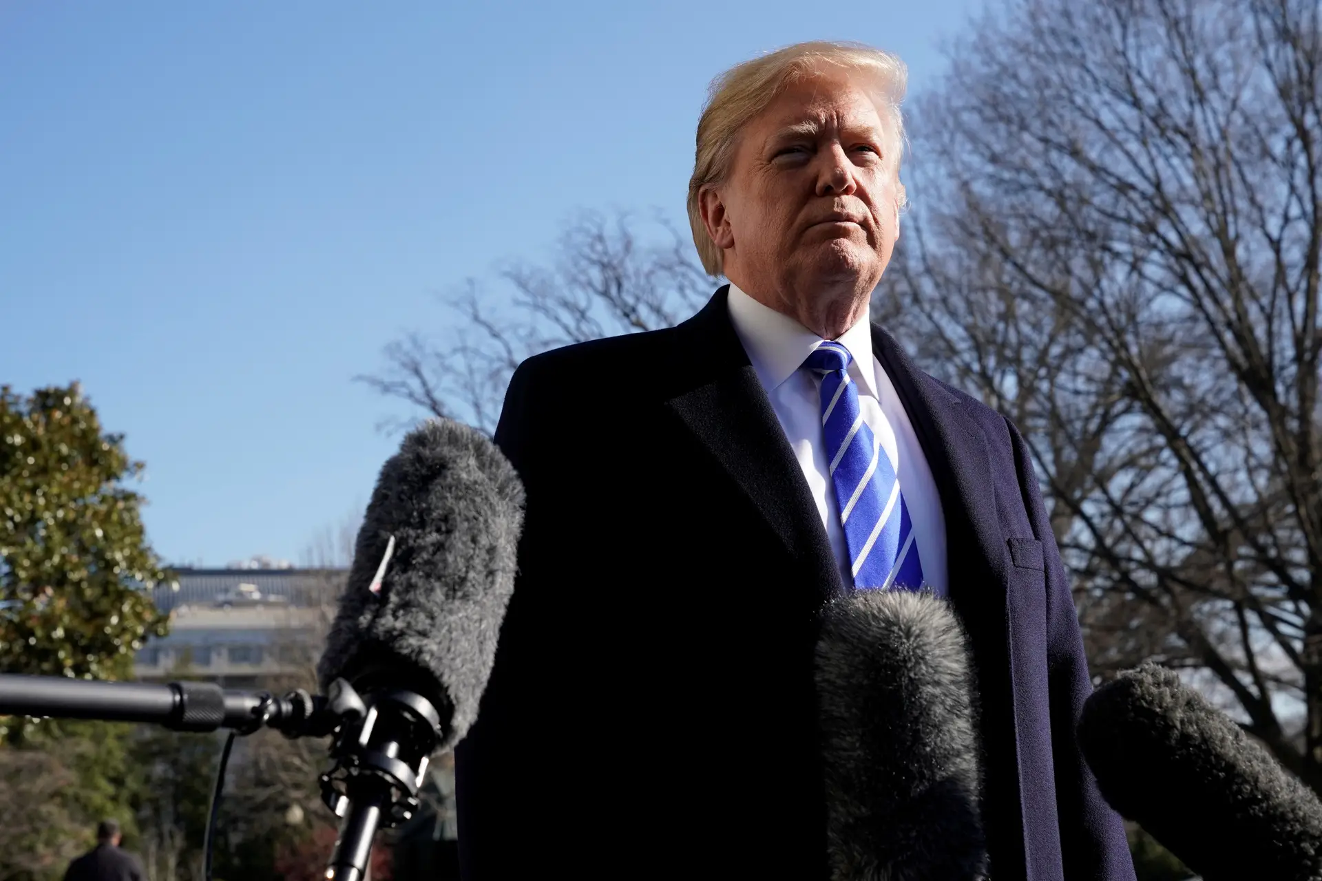 Trump retira alterações climáticas da Estratégia de Segurança Nacional dos EUA