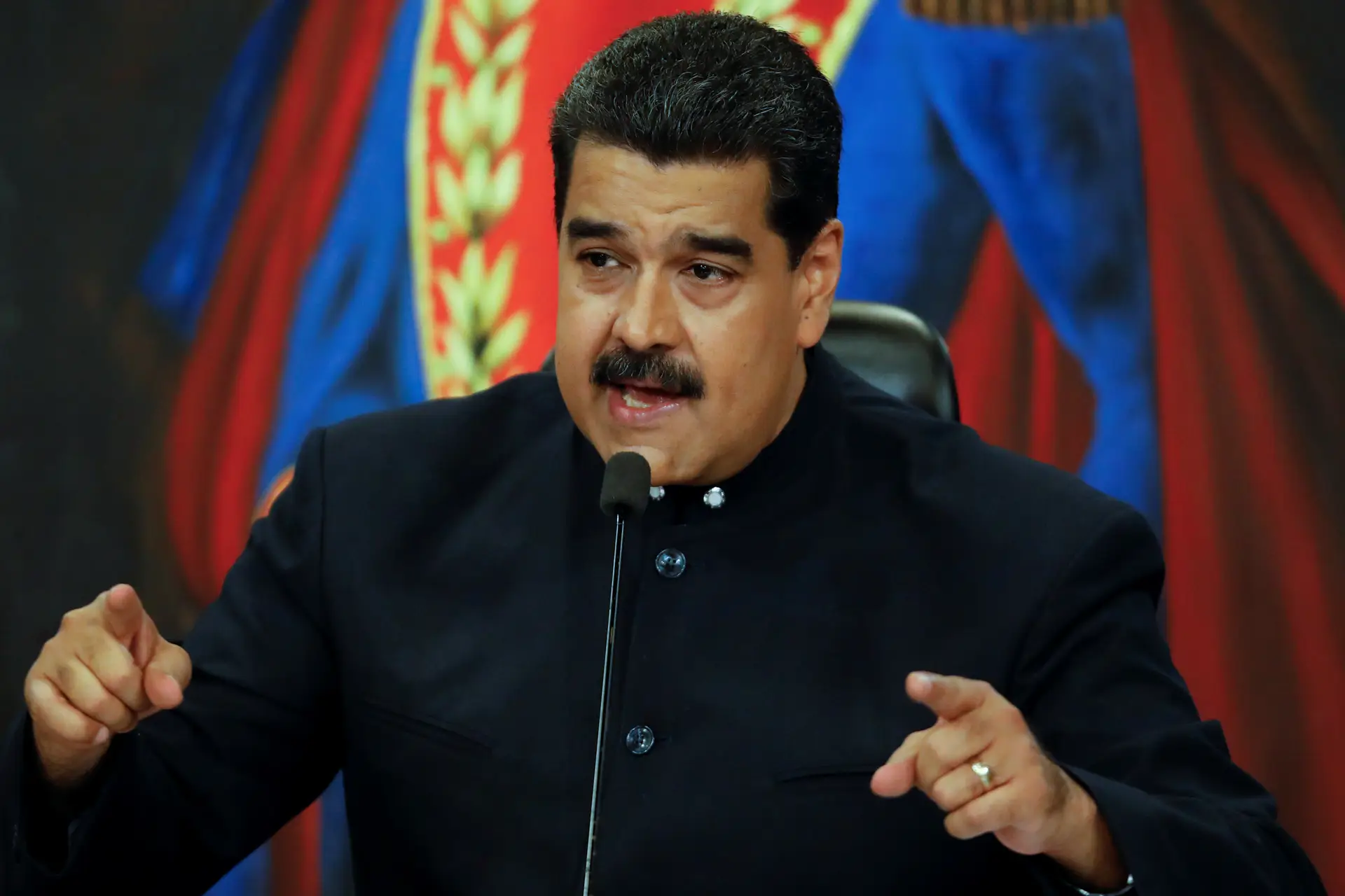 "[Donald Trump é o] novo Hitler." Nicolás Maduro, 20-09-2017