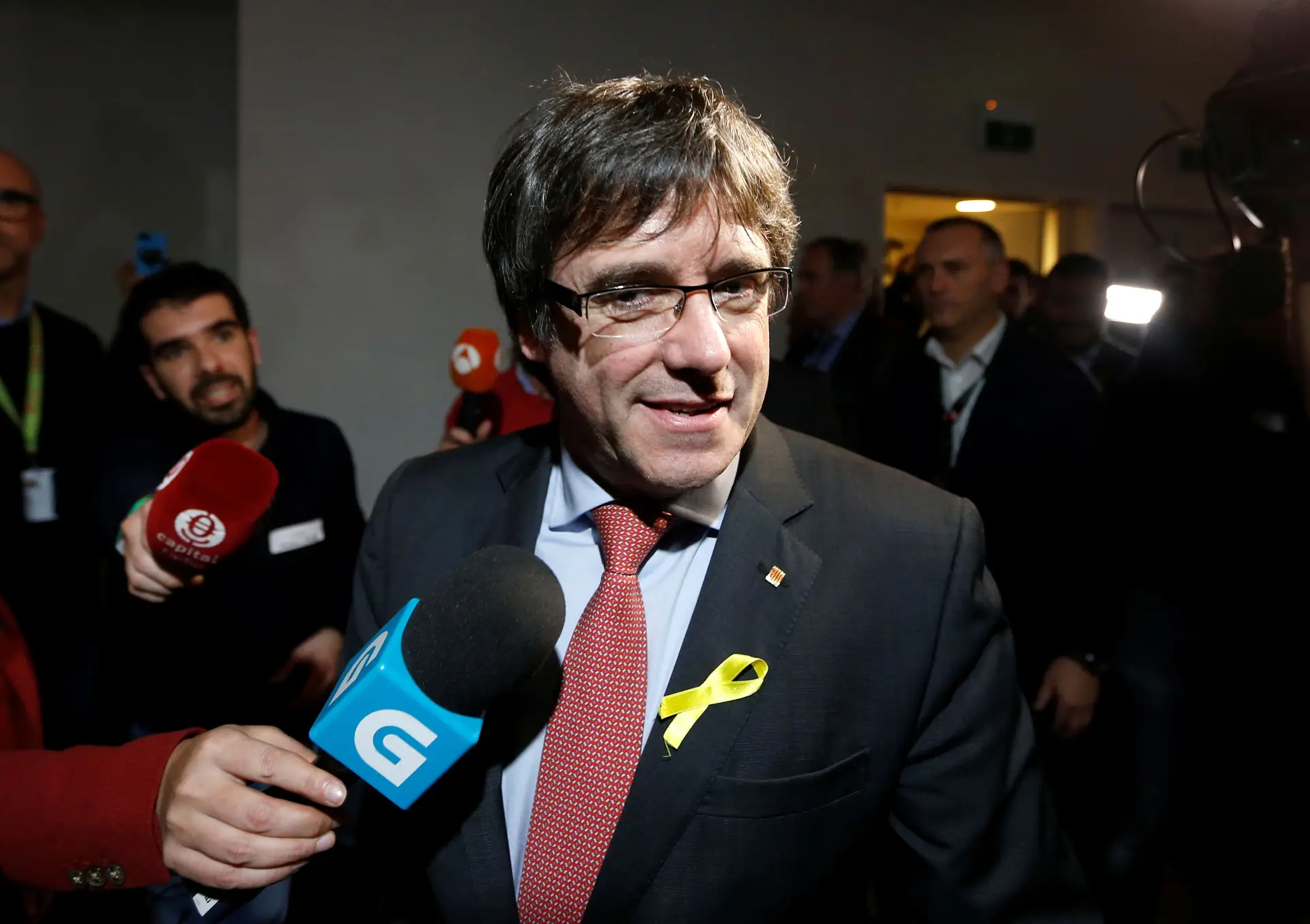Ex-presidente da Catalunha chegou à Dinamarca e pode ser detido a pedido de Espanha