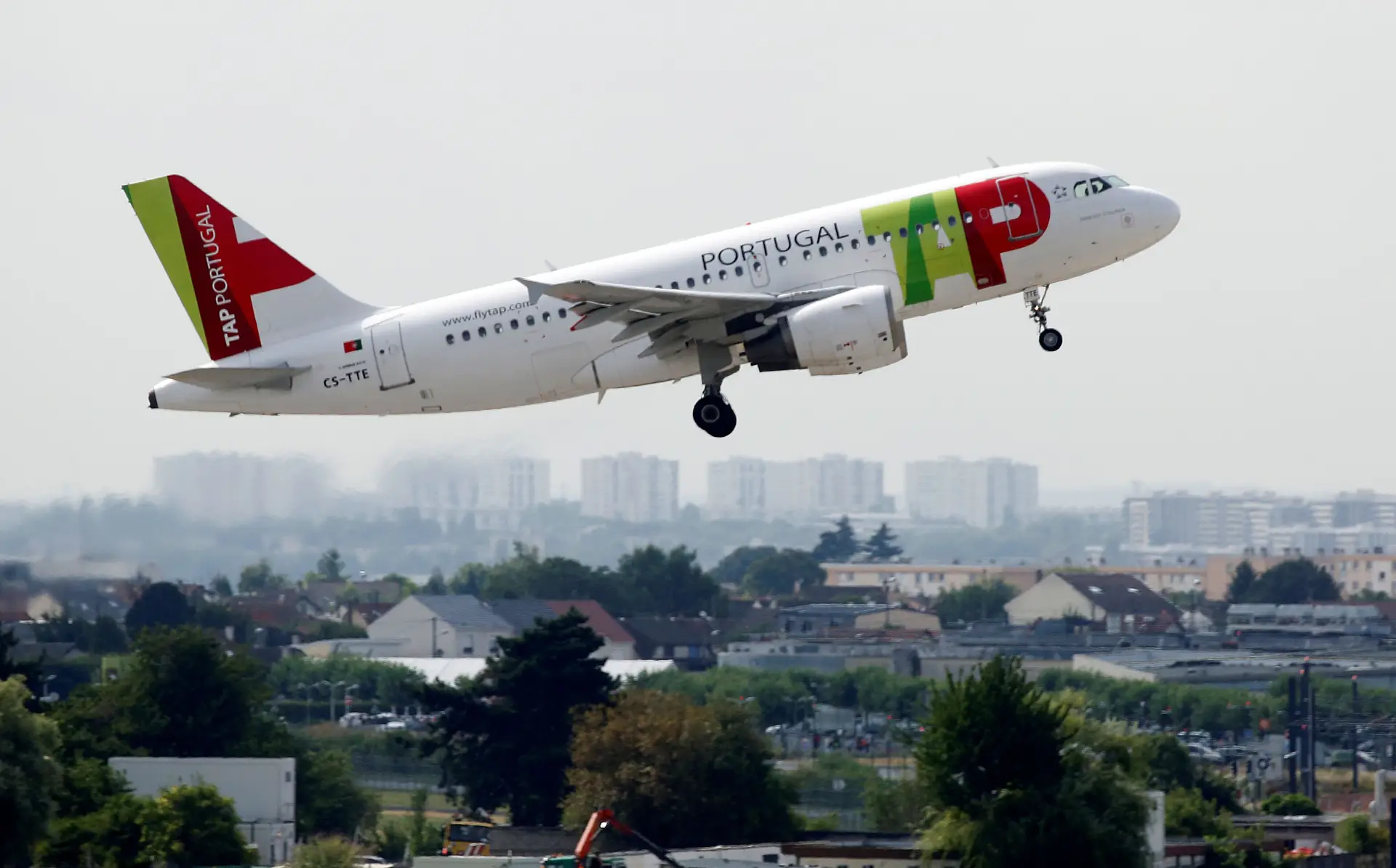 TAP garante indemnização a passageiros afetados por atrasos ou cancelamentos