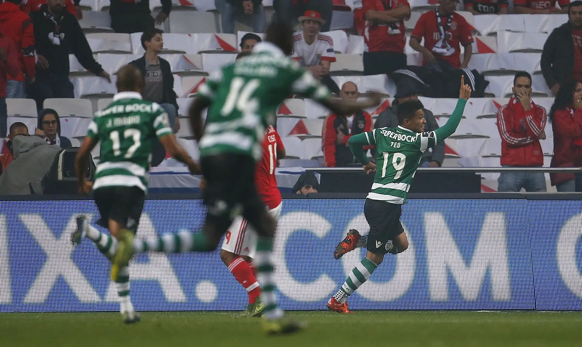 Em outubro de 2015, os leões venceram na Luz por 3-0 mas de nada valeu para evitar o então tricampeonato dos encarnados.