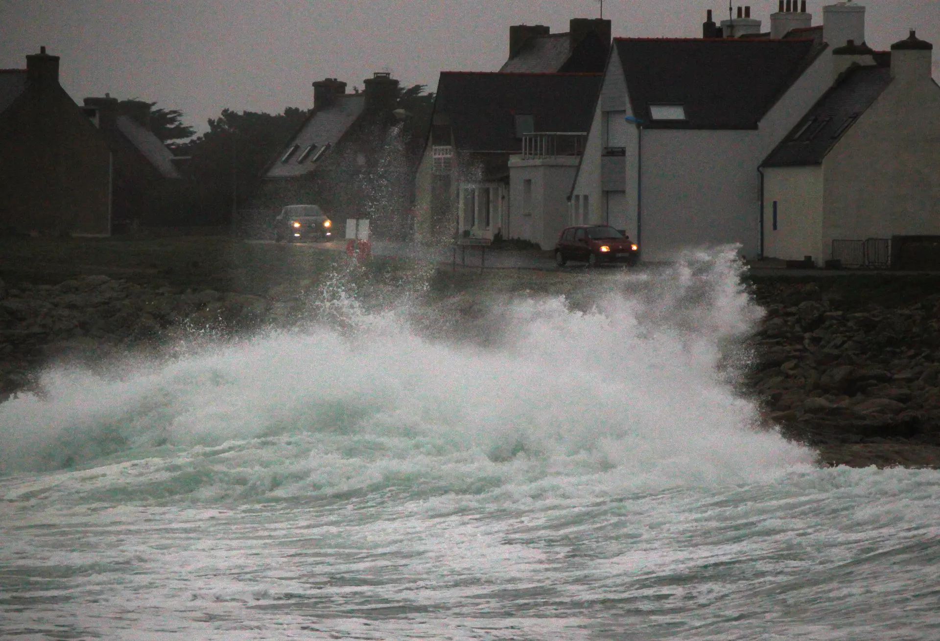 Tempestade Eleanor faz um morto e 15 feridos em França e na Suíça