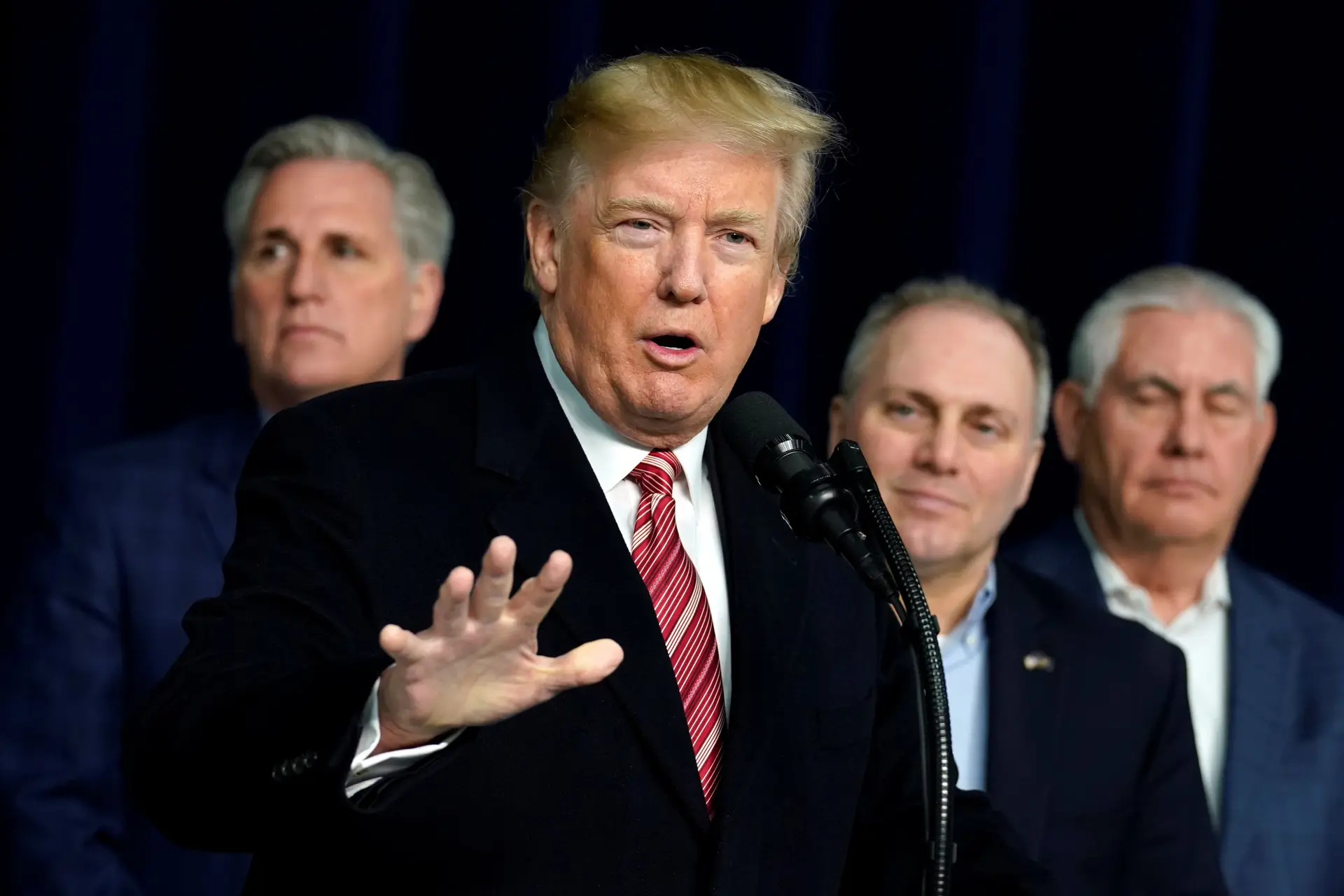 Trump defende leis mais duras contra difamação