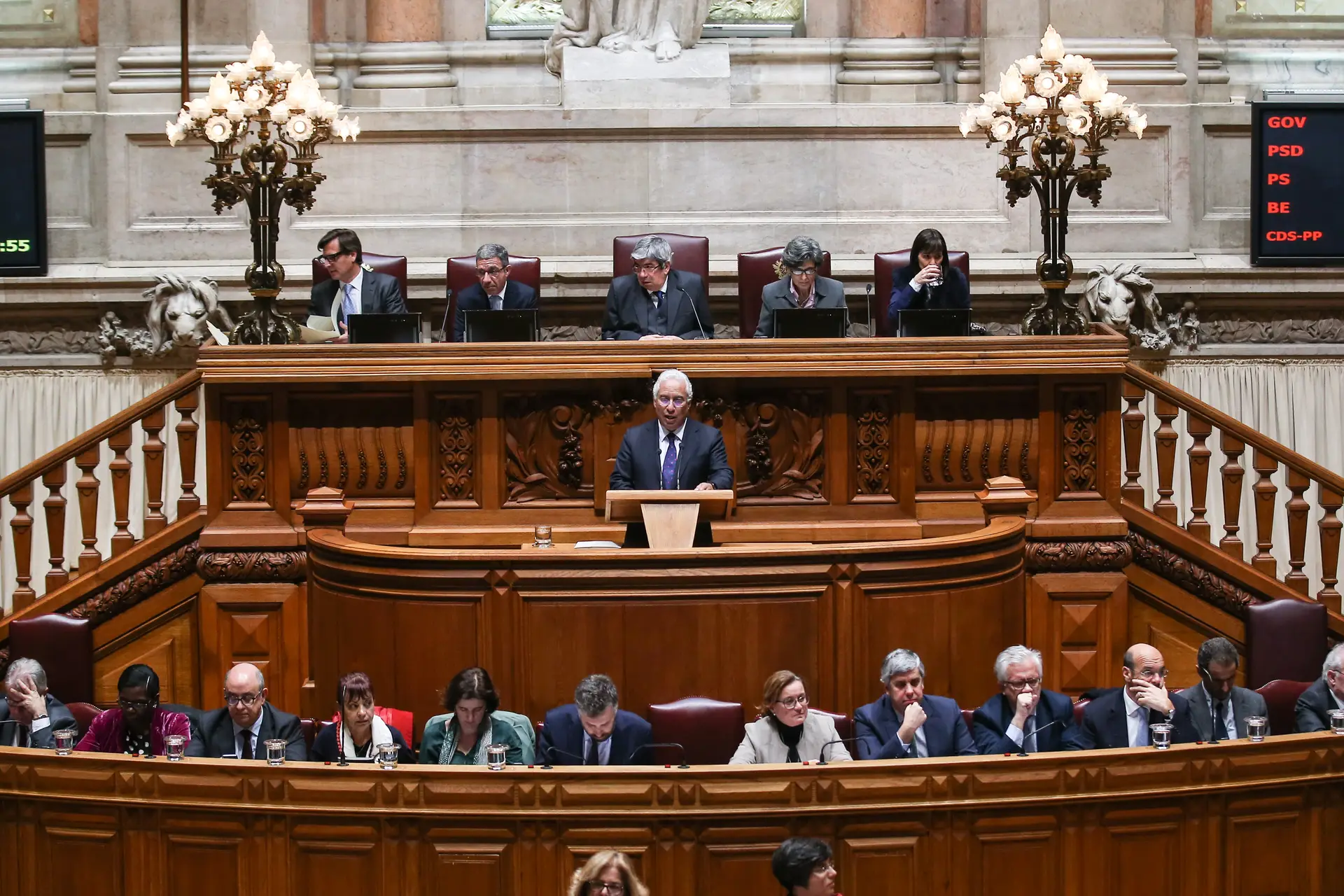 Costa remete decisão sobre PGR para mais tarde, mas concorda com interpretação de mandato único