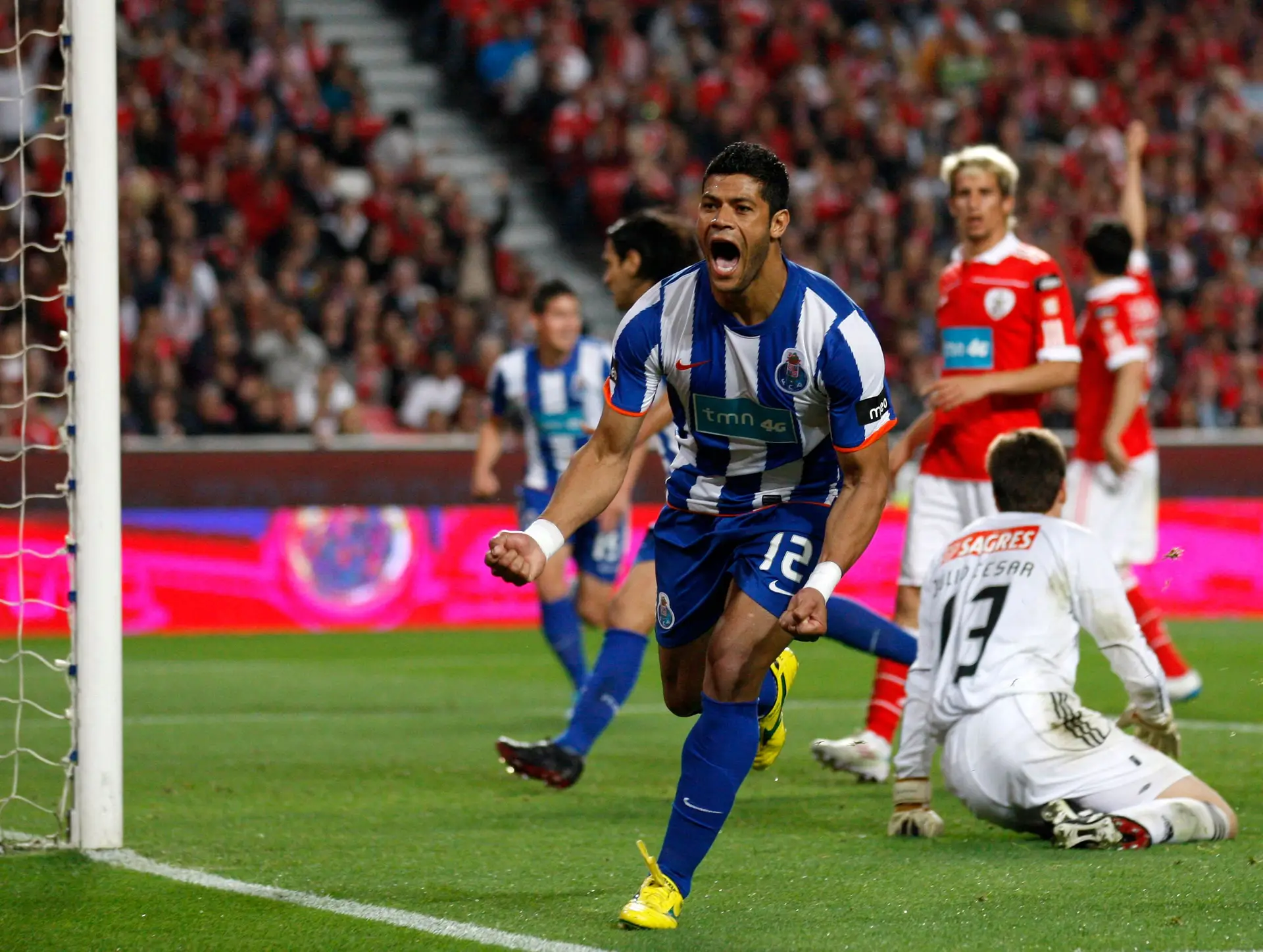 A última vez que os dragões viraram o campeonato na liderança foi em 2010/11. O FC Porto foi então campeão invicto, sob o comando de André Villas-Boas.