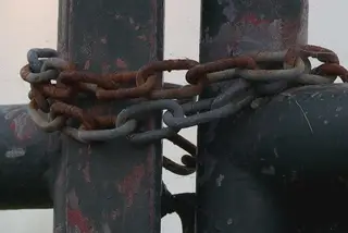 Escola do Seixal fechada a cadeado pela retirada de amianto