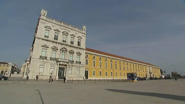 Sindicatos da função pública à espera da proposta de aumentos do Governo