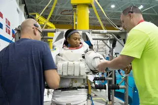 NASA substitui astronauta afro-americana sem dar explicações