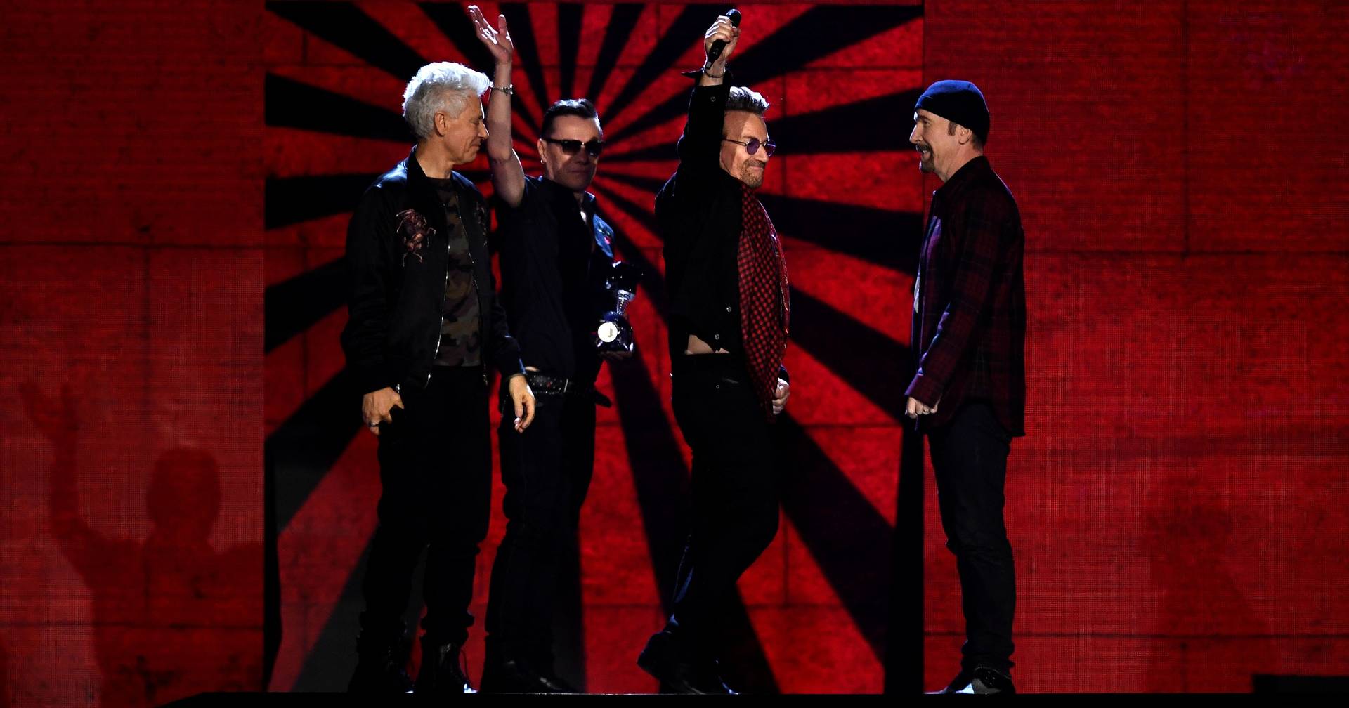 u2-lan-am-videoclip-do-single-get-out-of-your-own-way-sic-not-cias