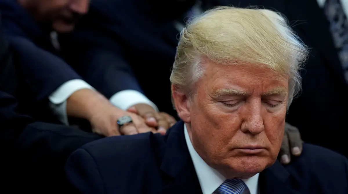 01/09/2017 - Donald Trump participa numa oração pelas vítimas do furacão Harvey.