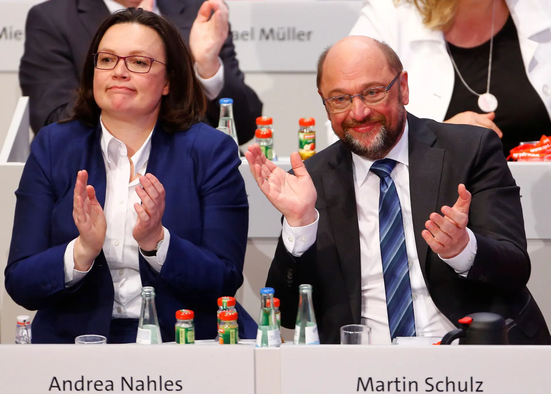 Acabou o impasse na Alemanha: SPD aprova coligação com Merkel para formação de Governo