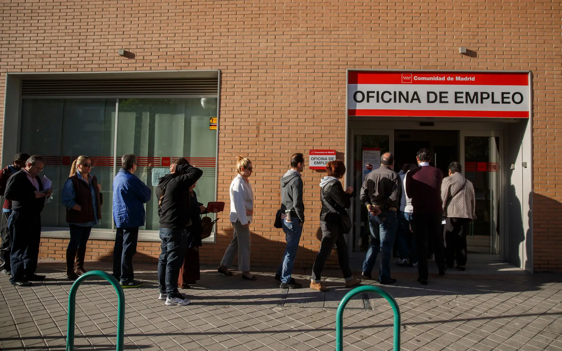 Desemprego em Espanha diminuiu em maio