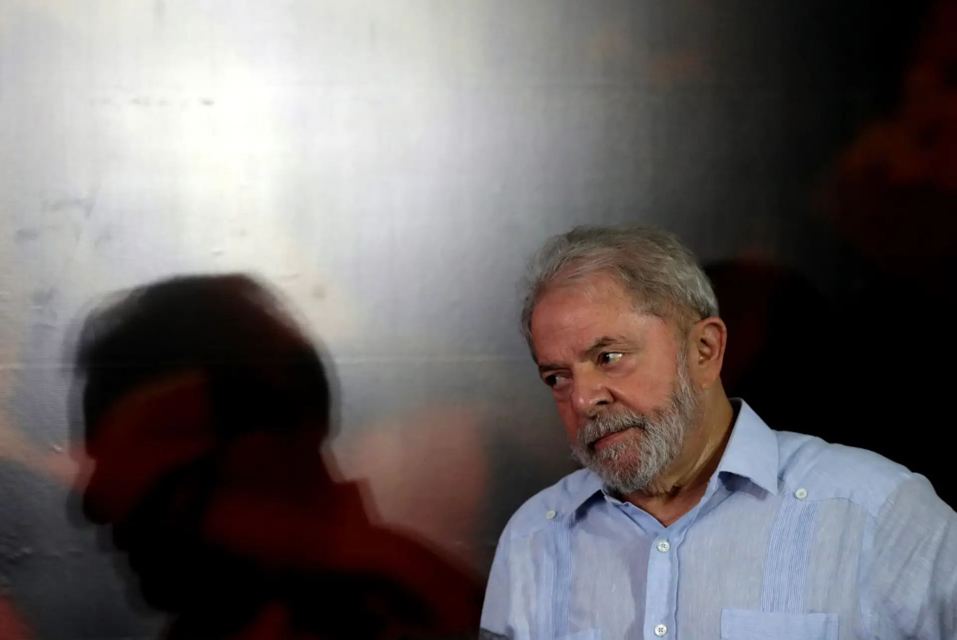 Tribunal decide que Lula pode ser preso após conclusão de processo em 2ª instância