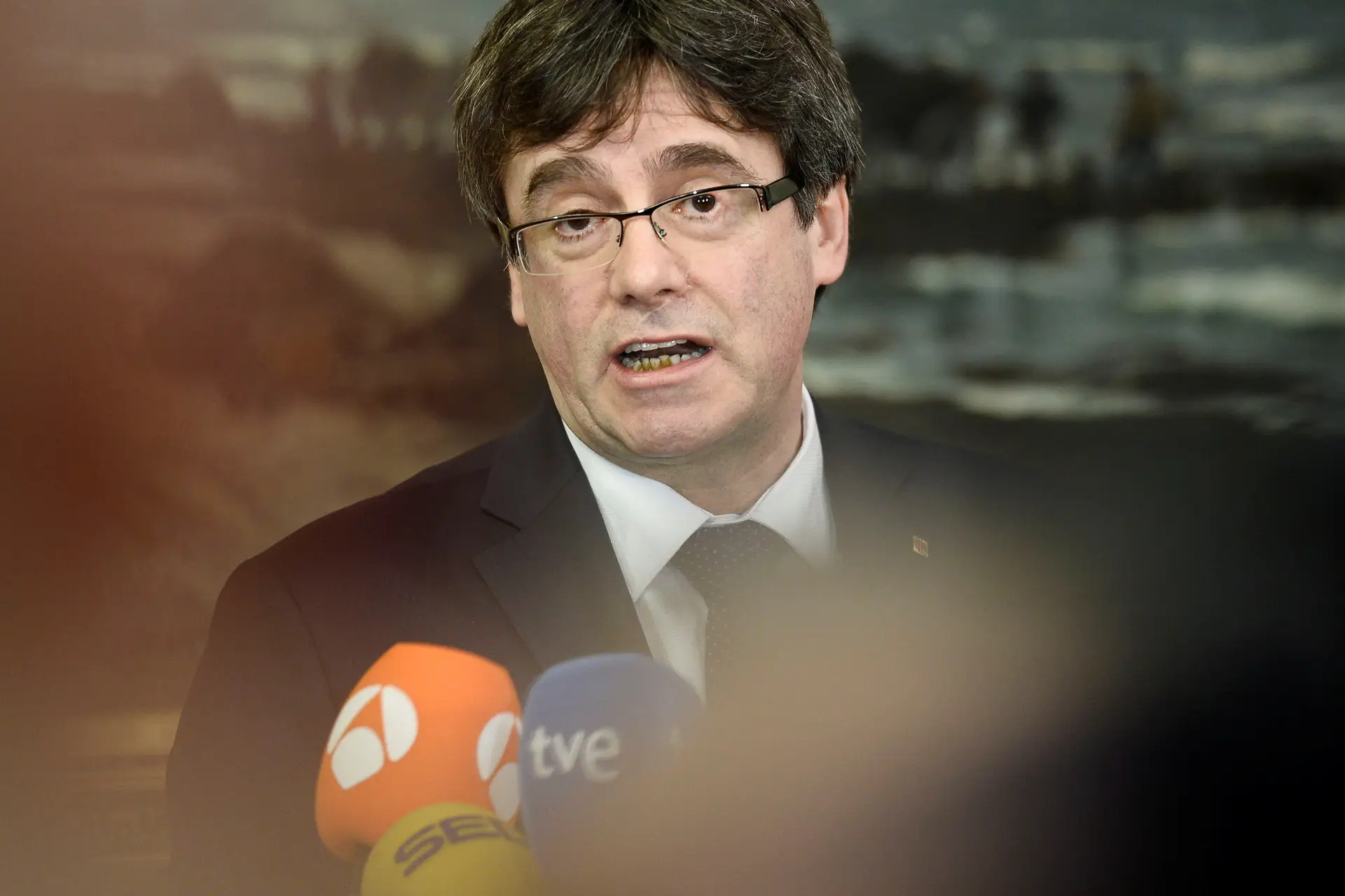 Puigdemont reconhece dúvidas mas garante que não vai recuar
