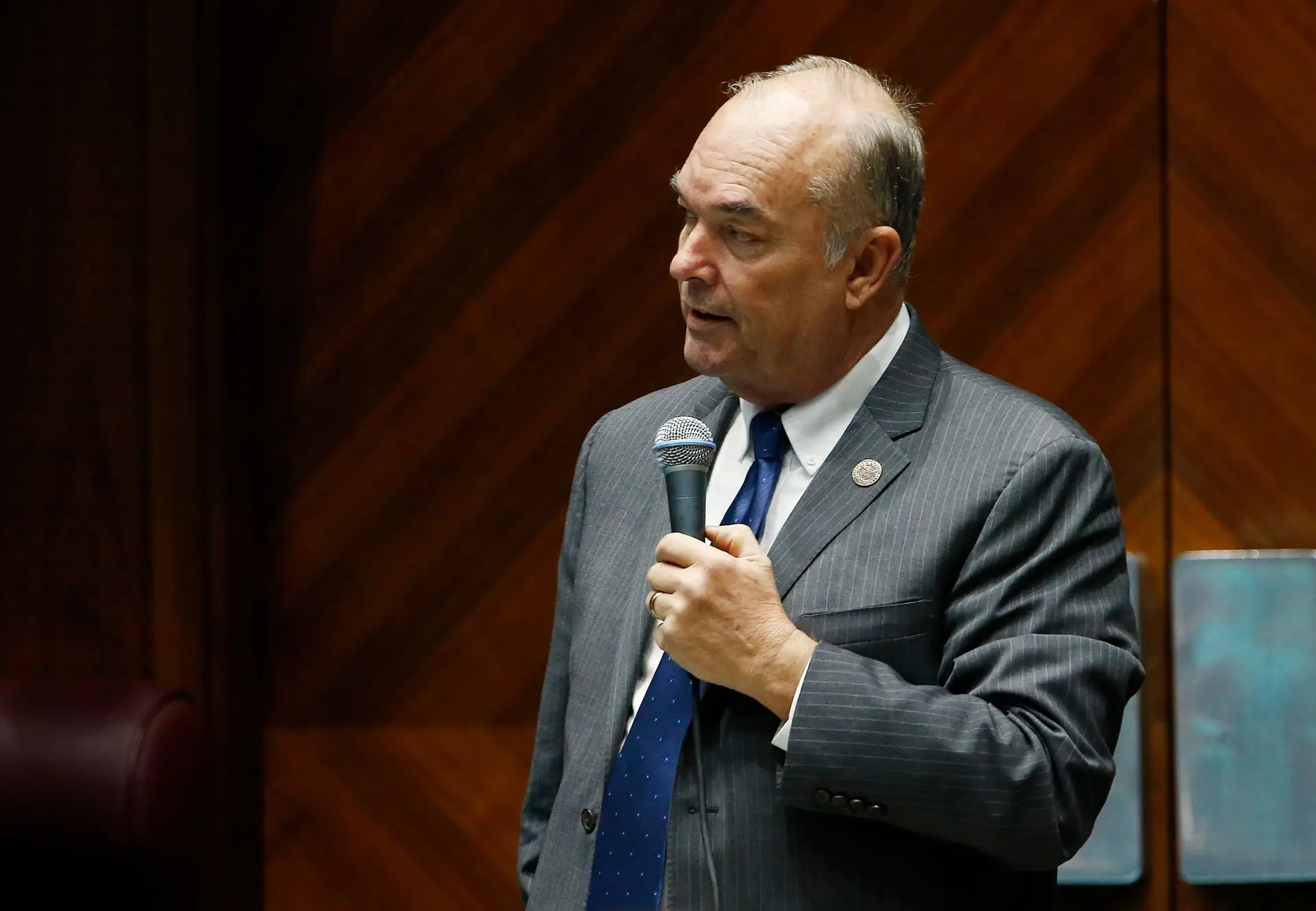 Arizona expulsa político por má conduta sexual