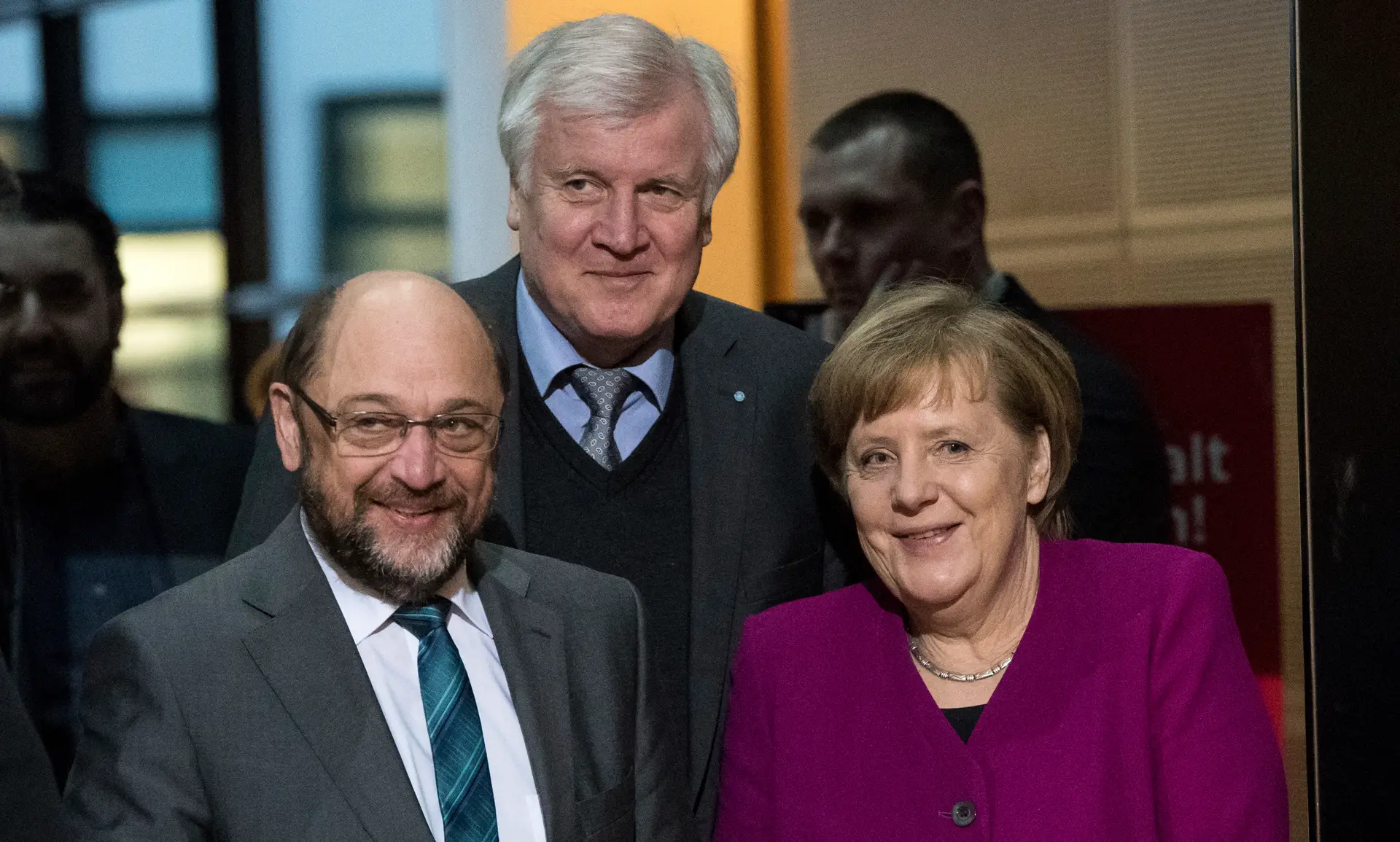 Partidos de Merkel e Schulz alcançam acordo de coligação na Alemanha