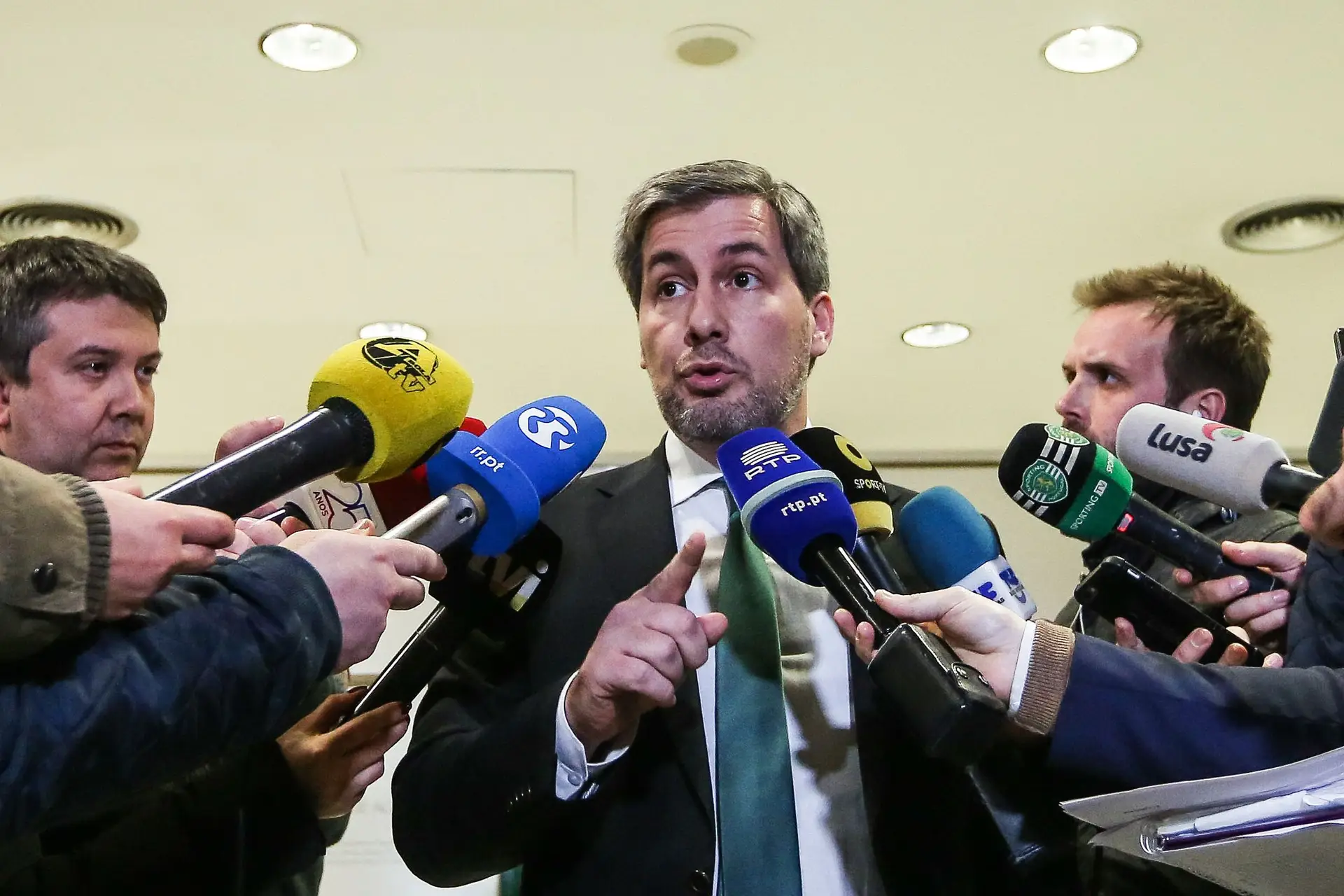 Bruno de Carvalho diz que Sporting-Feirense lhe deu várias lições de arbitragem