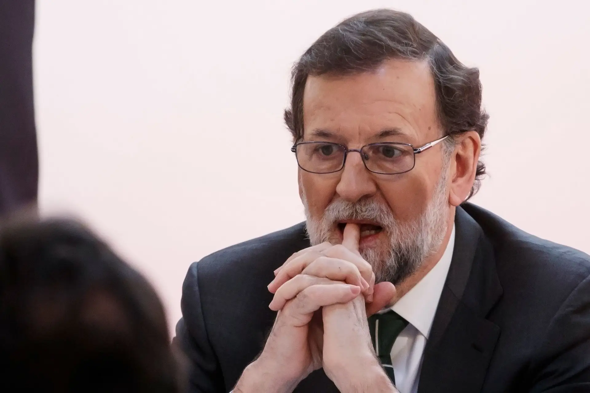Sondagem indica que 85% dos espanhóis quer demissão de Rajoy