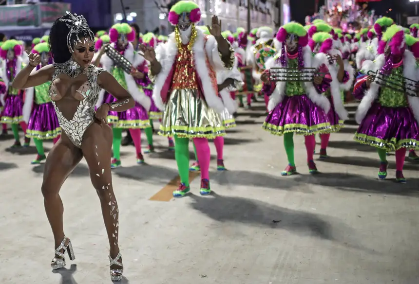 Carnaval De Regresso Ao Rio De Janeiro Em 22 Sic Noticias