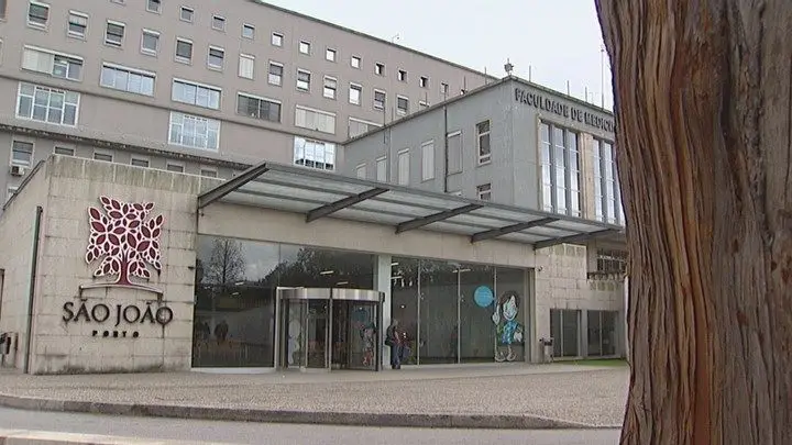 Pais denunciam falta de condições no Hospital de São João, no Porto