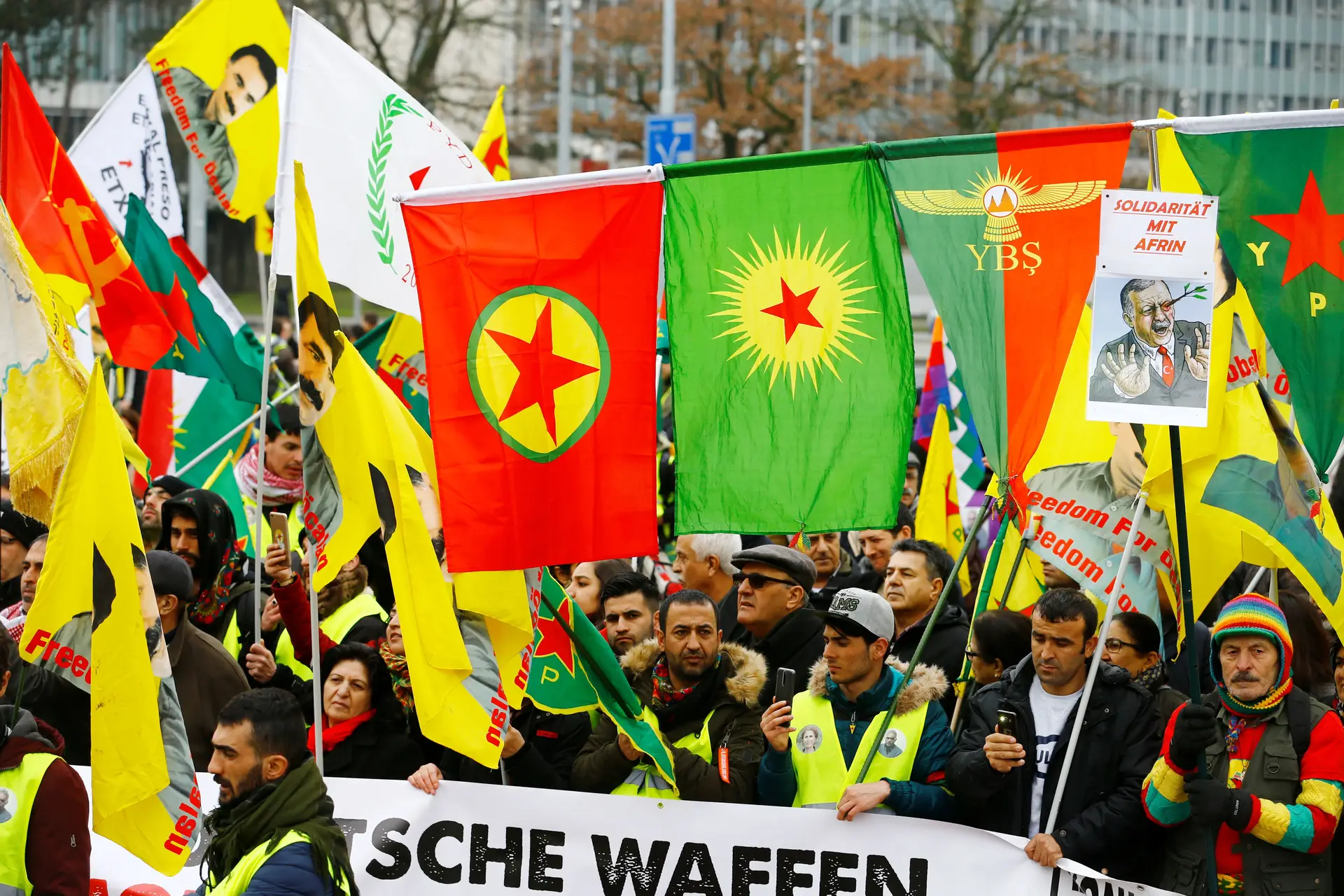 Turquia detém 786 pessoas por criticarem operação militar no norte da Síria