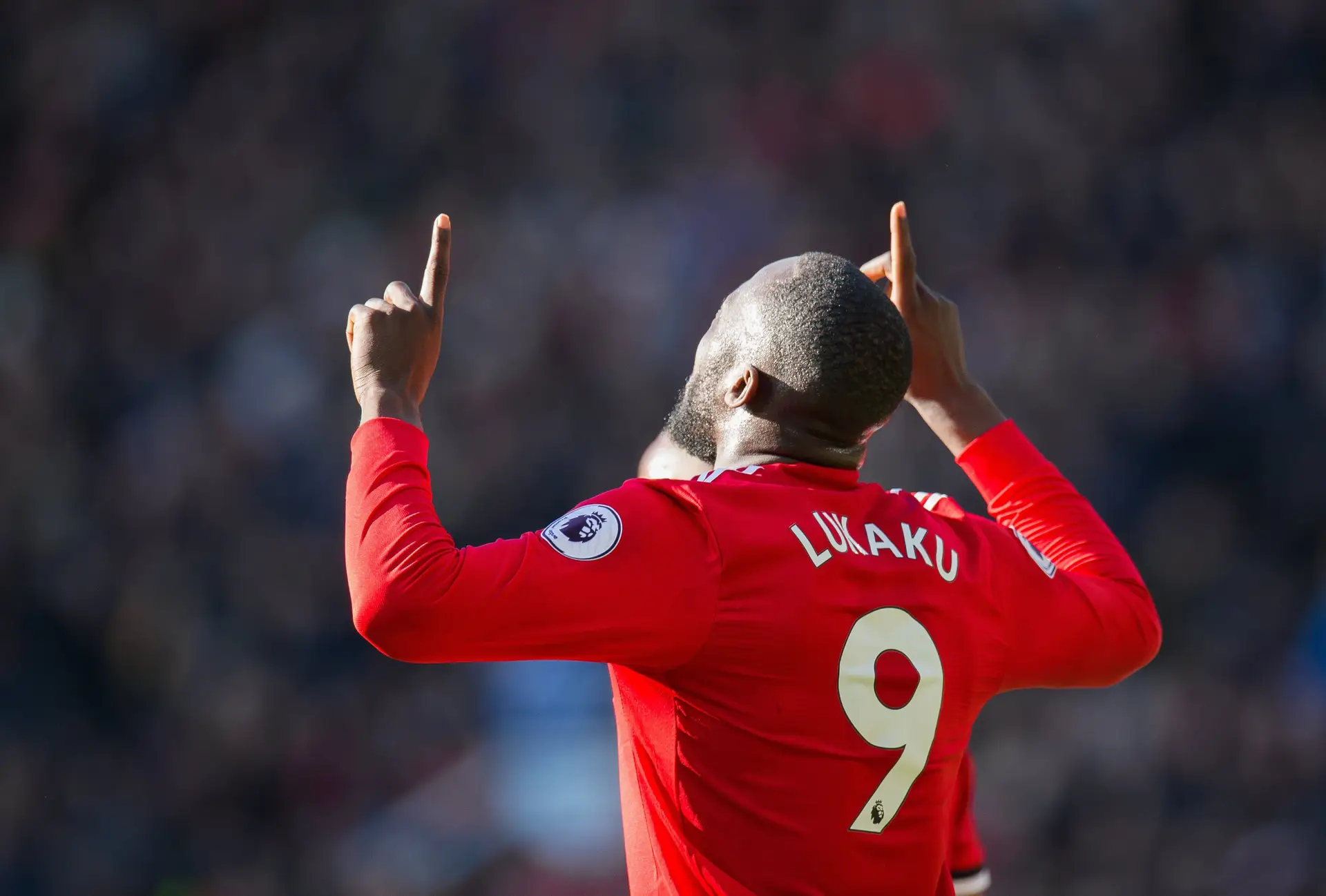 Manchester United dá a volta ao marcador e vence Chelsea