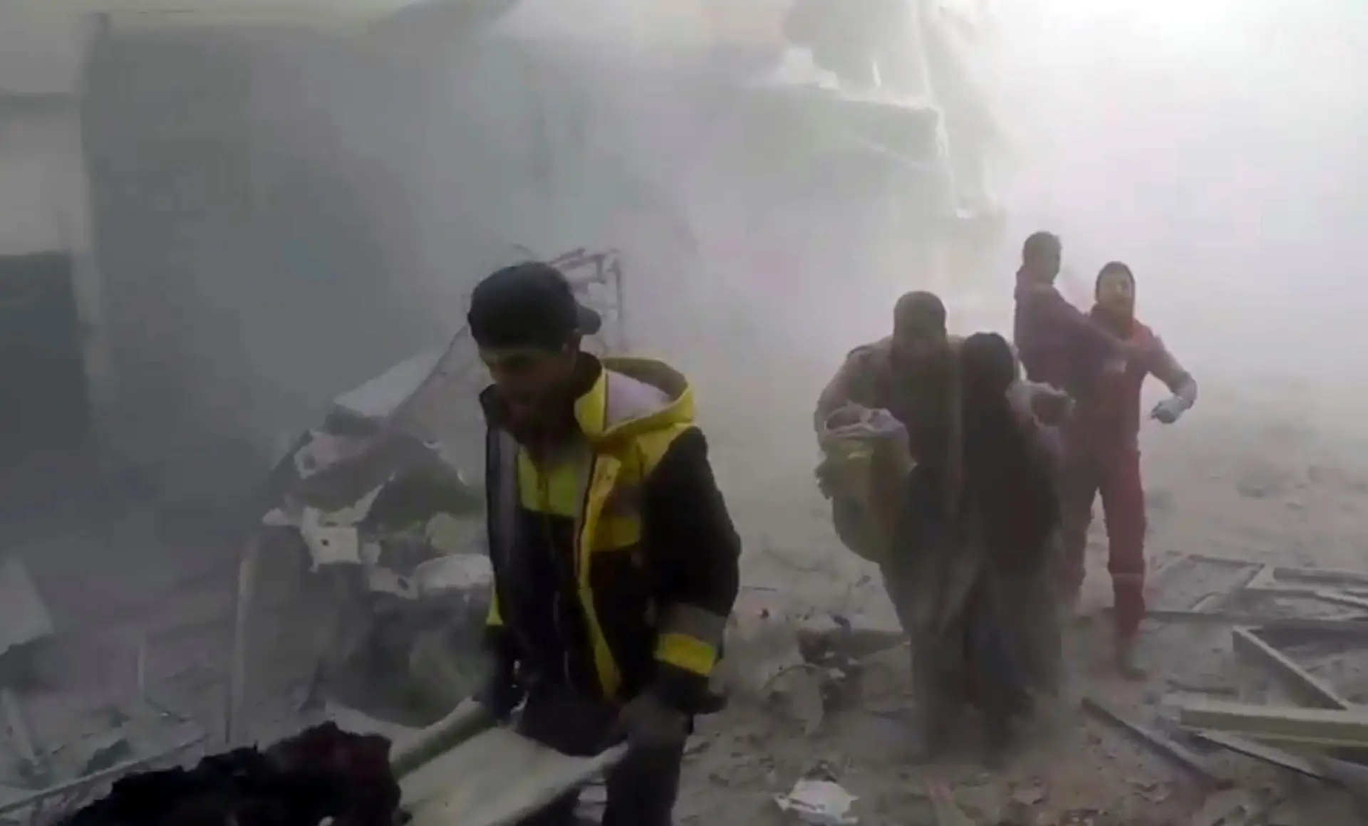 Putin ordena tréguas diárias em Ghouta Oriental para a ajuda humanitária