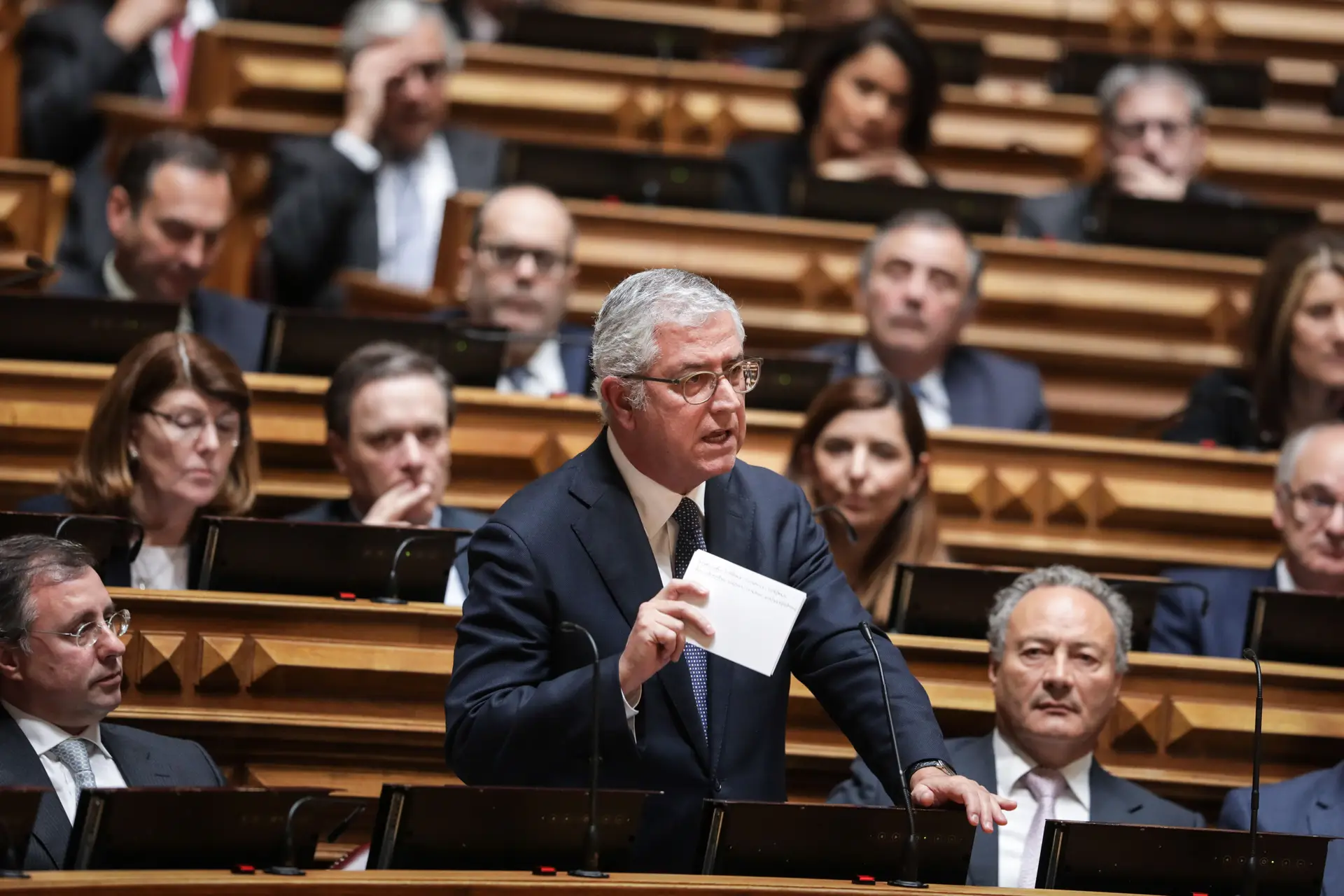 Negrão promete oposição firme e diálogo pelo interesse nacional, Costa saúda "retomar" da normalidade