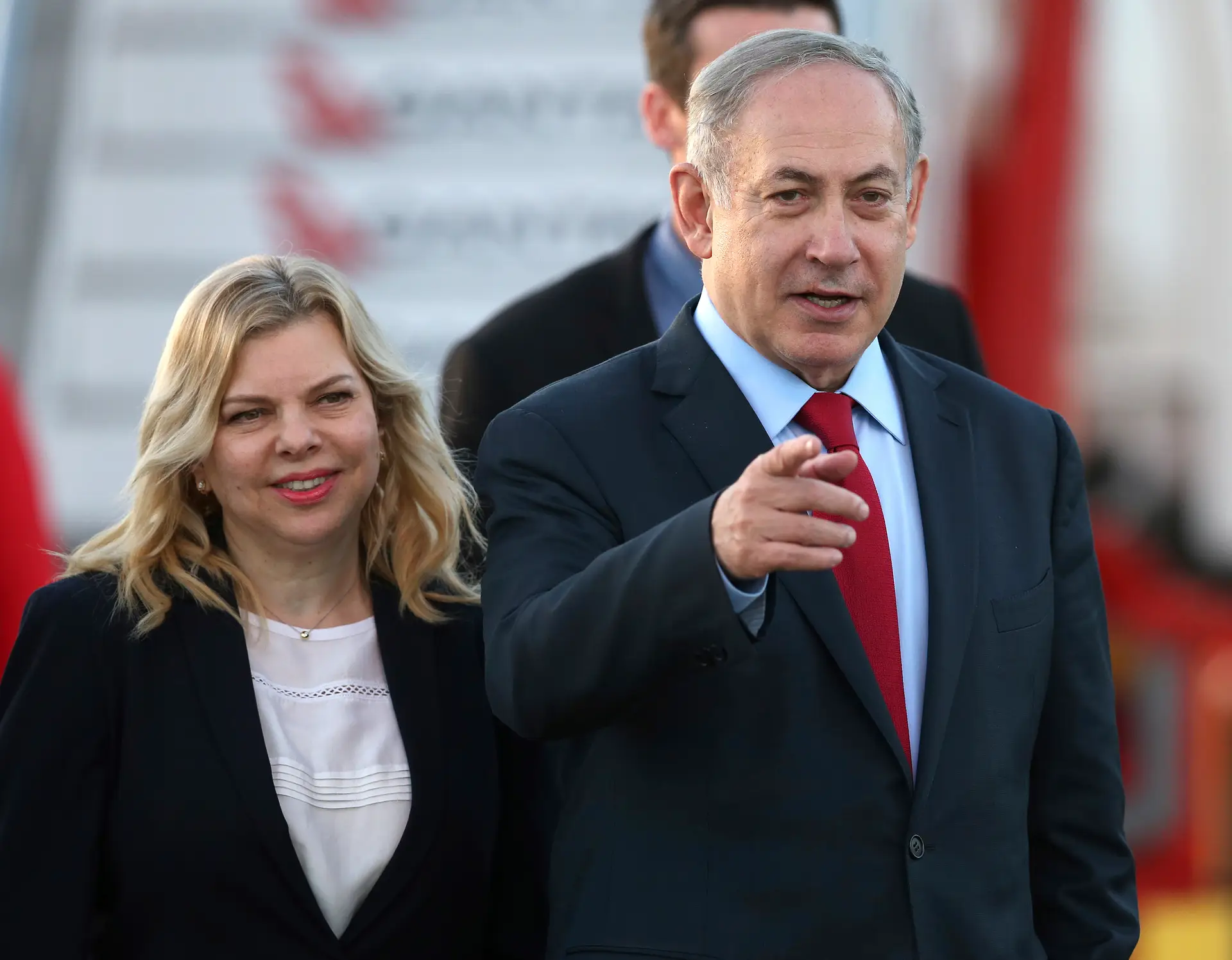 Polícia de Israel interroga família de Natanyahu sobre casos de corrupção