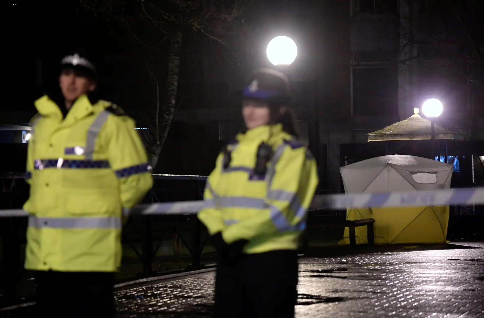 Ex-espião russo em estado com sinais de intoxicação em Inglaterra