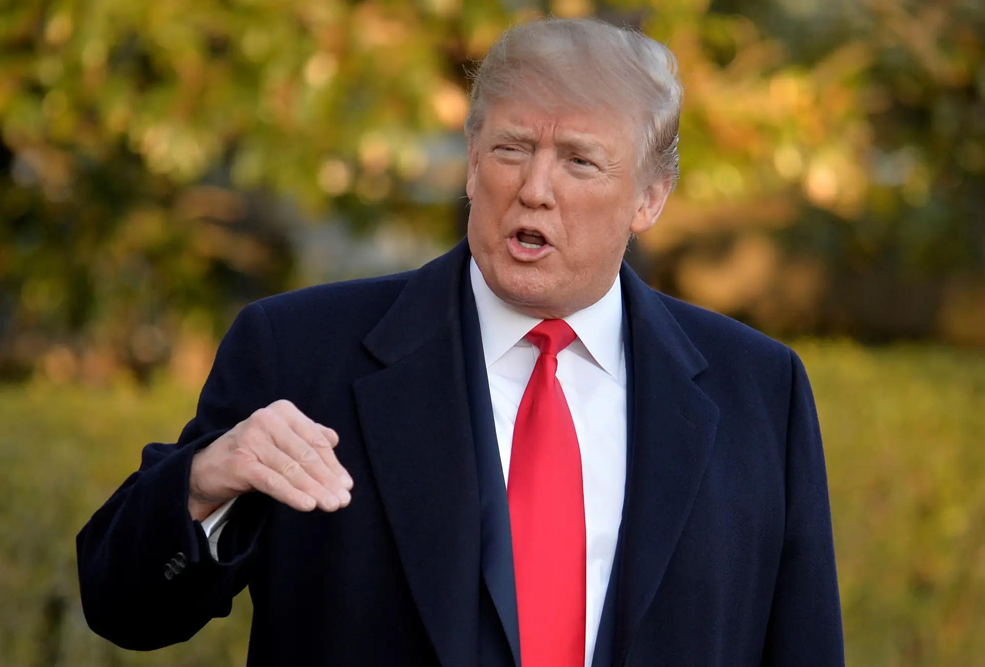 Trump diz que EUA abdicam de tarifas sobre importações se UE abolir barreiras