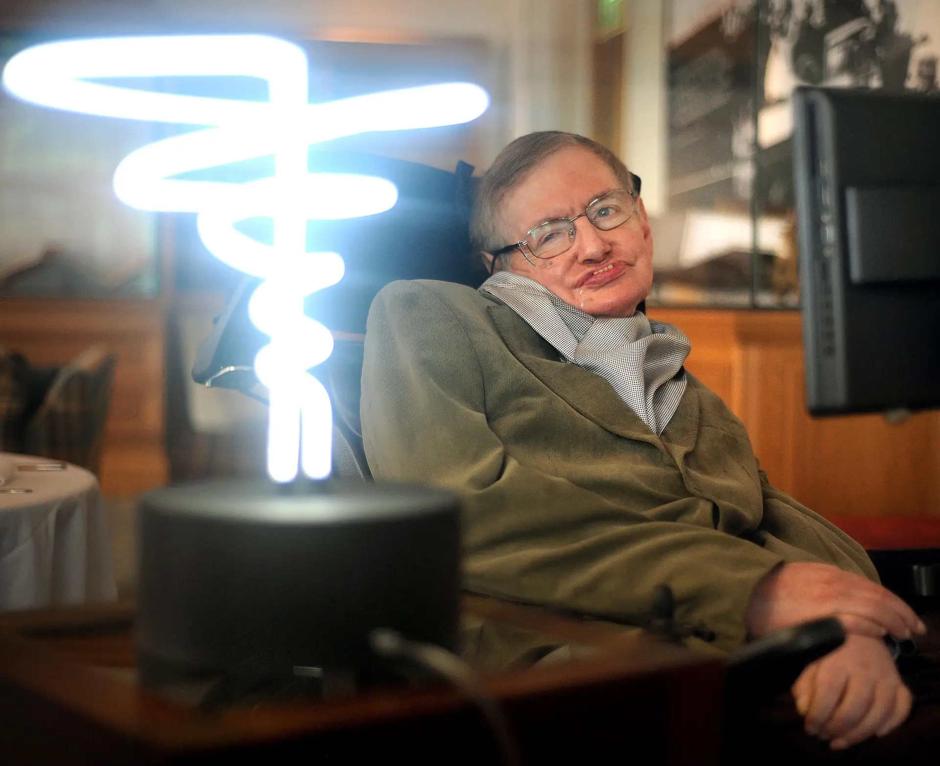 Morreu Stephen Hawking, o físico mais popular desde Einstein