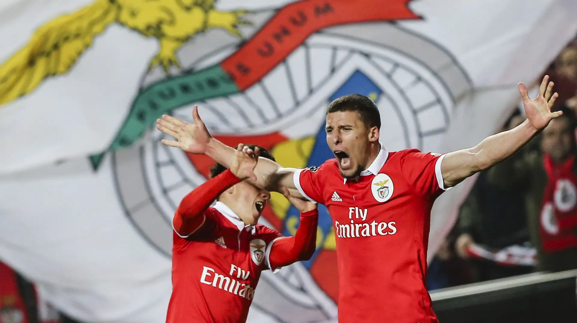 Defesa-central do Benfica Rúben Dias pode jogar no dérbi