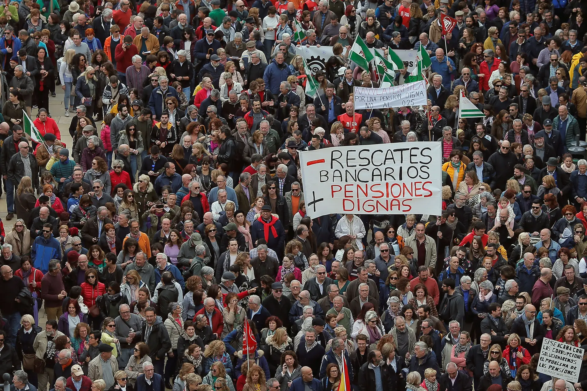 Milhares manifestam-se em Espanha por pensões dignas
