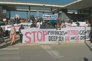 Cidadãos protestam contra exploração de petróleo e gás no Algarve