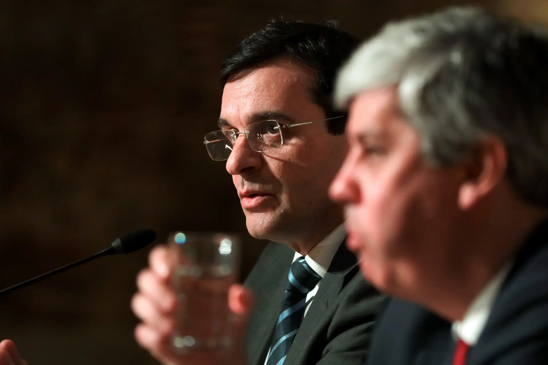 Ministro admite que “existe má gestão na saúde”