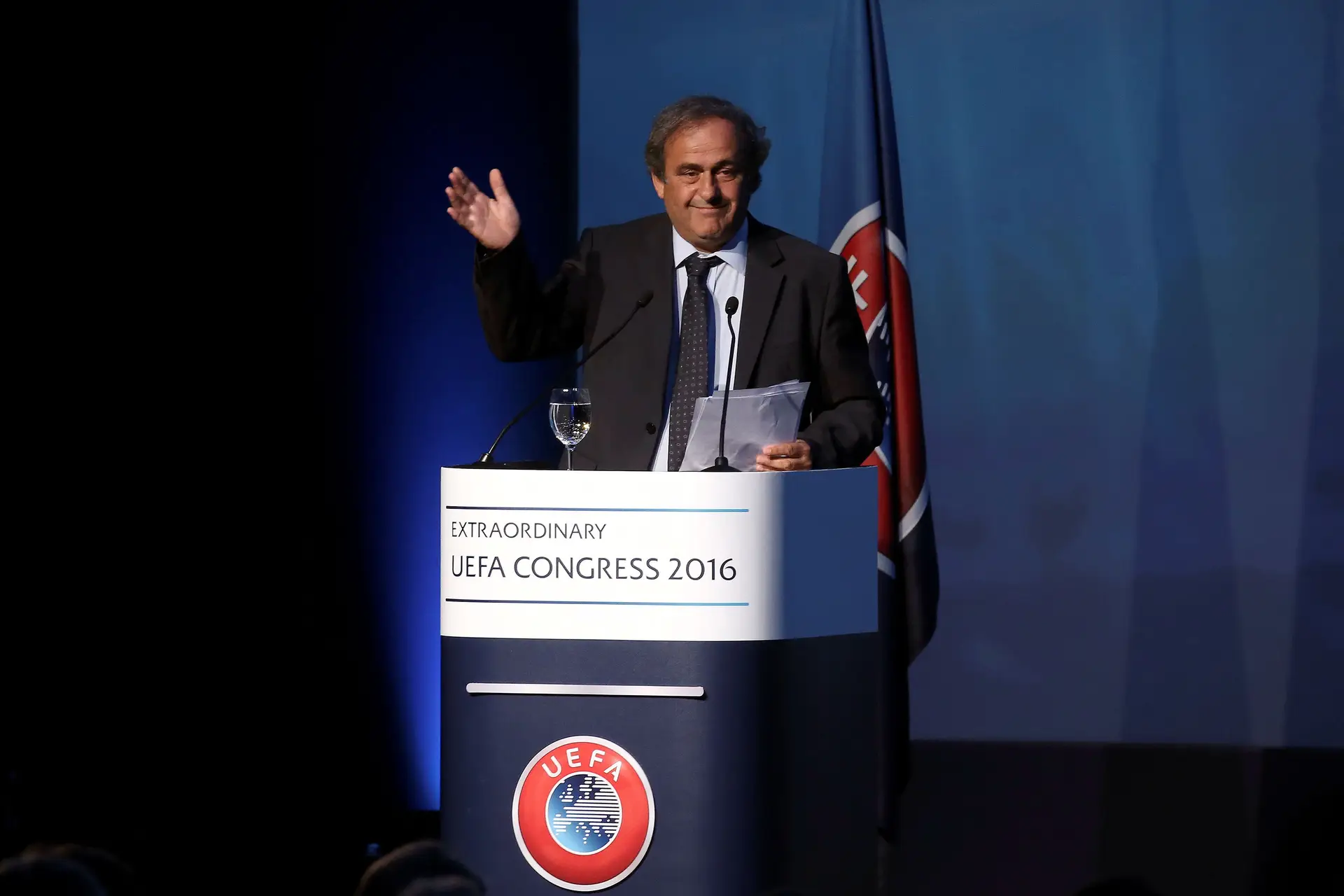Michel Platini acusa FIFA e TAS de não terem "juízes verdadeiros"