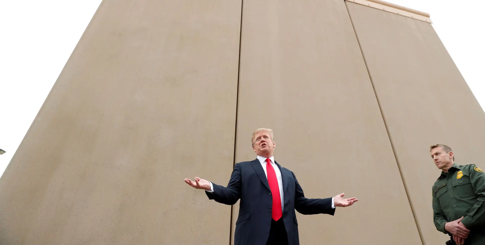 Trump quer destacar exército para fronteira com o México
