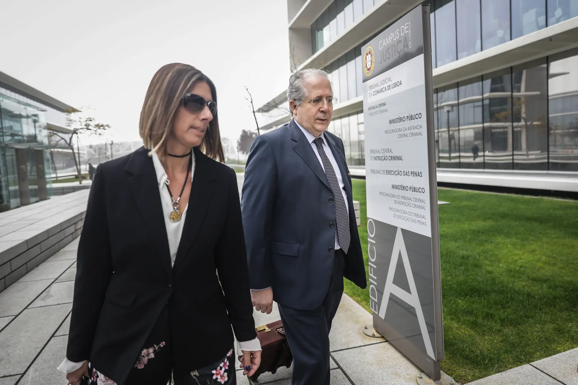 Defesa de Orlando Figueira diz que advogado Proença de Carvalho mentiu ao tribunal