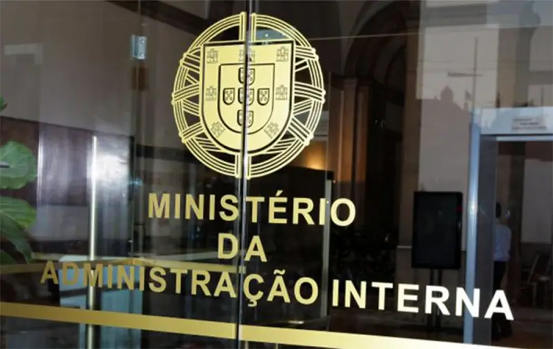 Computadores furtados: MAI garante que não há risco de acesso a informação confidencial