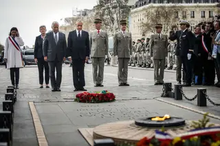Marcelo e Costa prestam tributo aos mortos da I Guerra Mundial em Paris