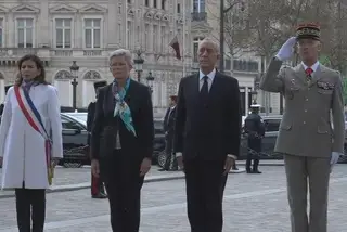 Marcelo acendeu a chama no Túmulo do Soldado Desconhecido em Paris