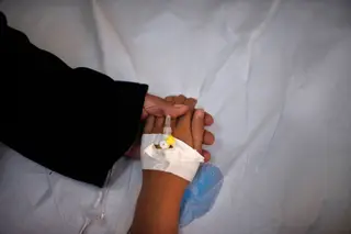 Pais de crianças com cancro dizem que investigação em oncologia pediátrica é insuficiente