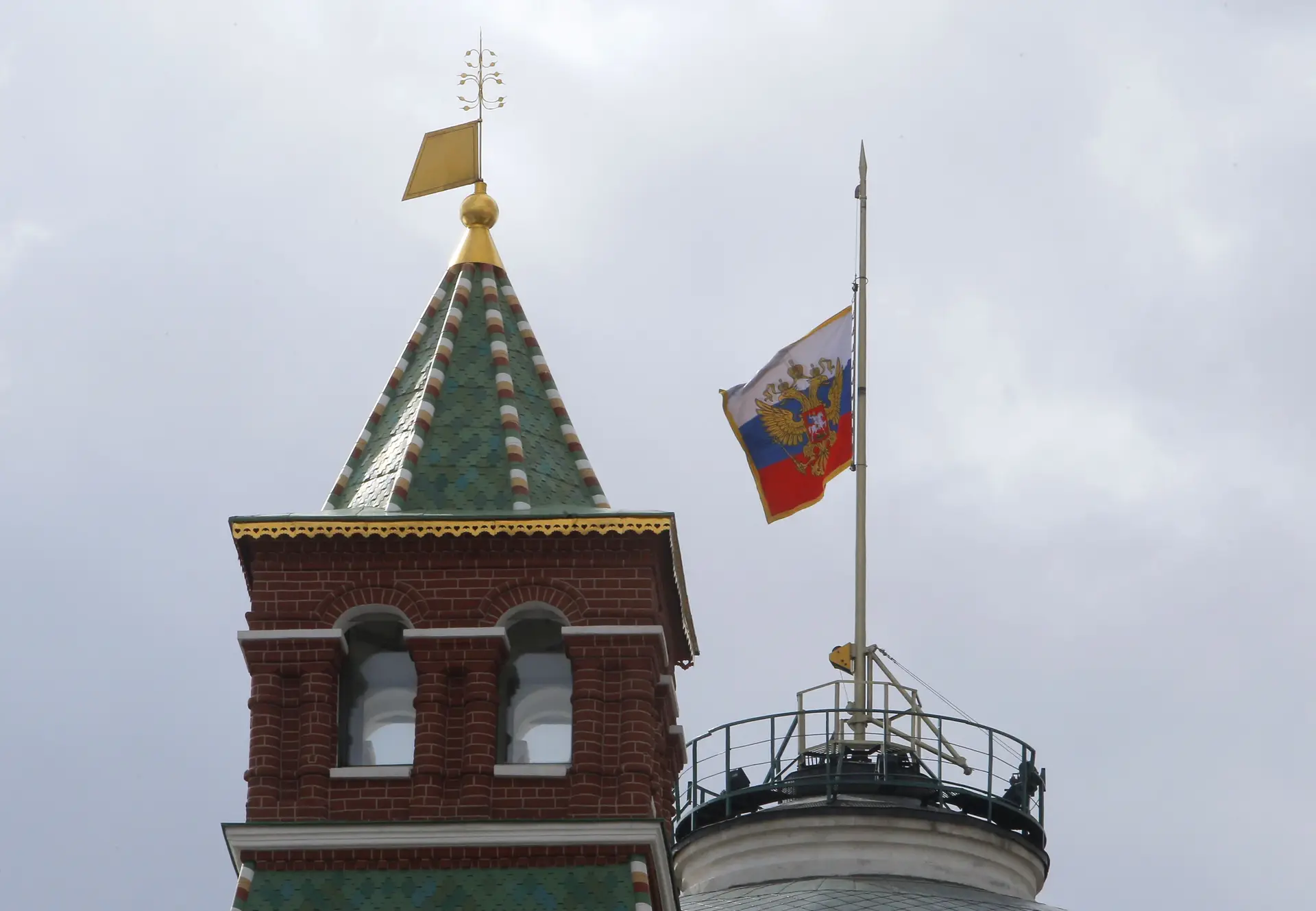 Rússia quer ouvir embaixador britânico sobre passagem de navio na Crimeia