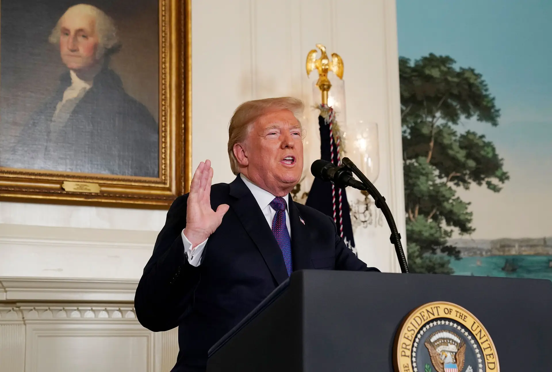 "Missão cumprida", saúda Donald Trump no Twitter