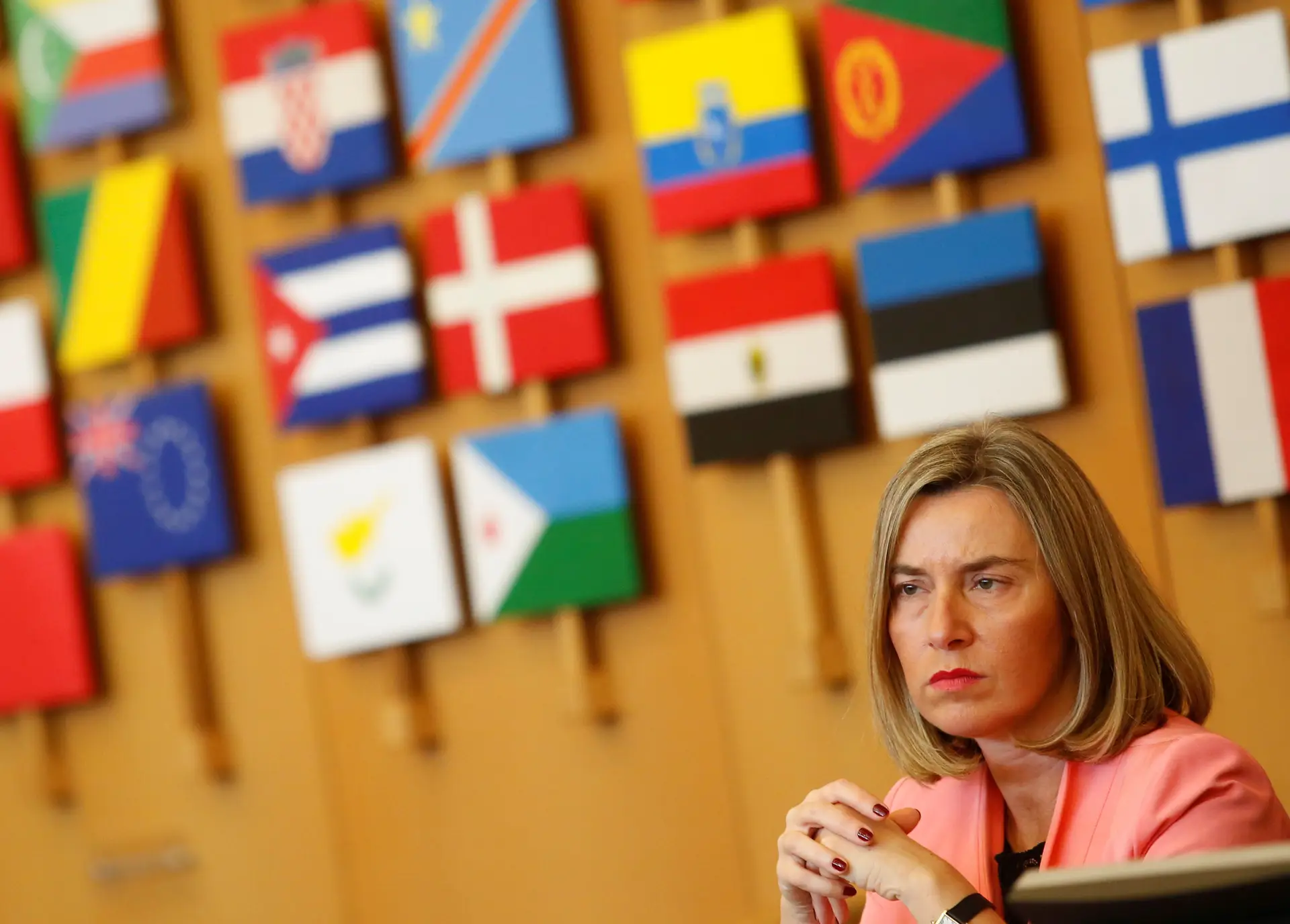 Chefe da diplomacia da UE defende retoma das conversações de paz para a Síria 