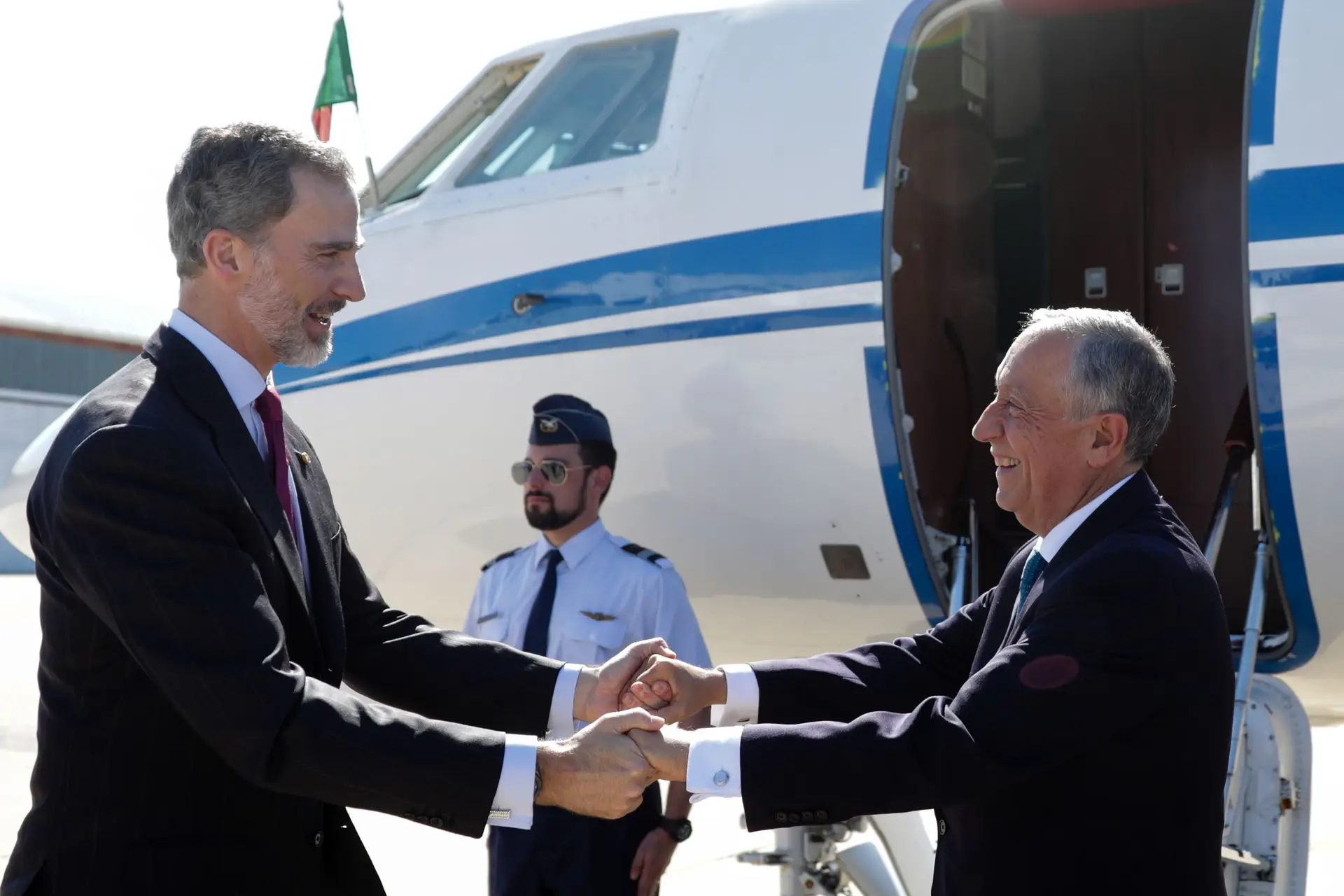 Carnaval em Luanda, encontro com Fidel e o 'beijinho' na rainha: em 10 anos, Marcelo fez mais de 170 viagens