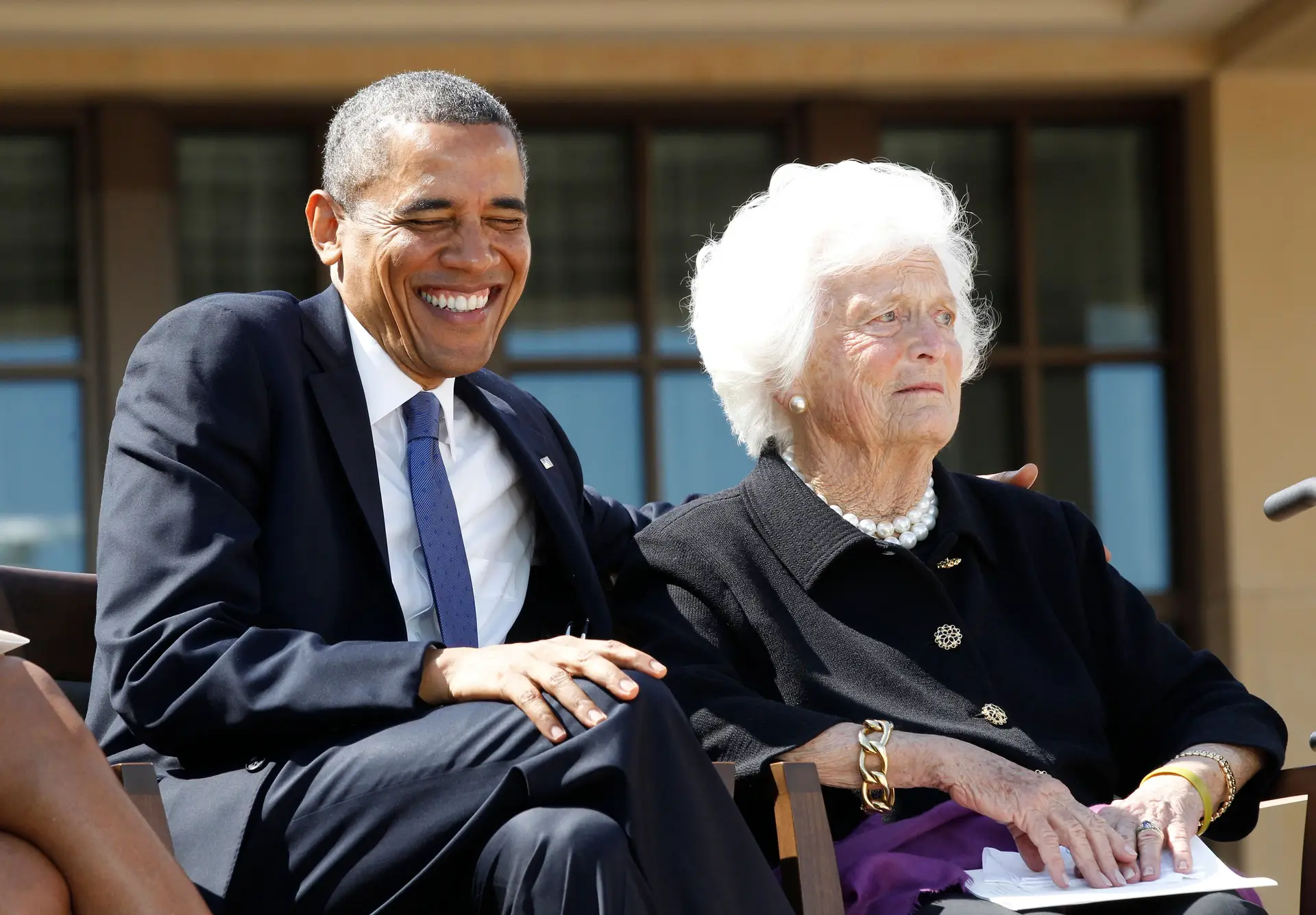 Barbara Bush e e o ex-Presidente dos EUA Barack Obama.